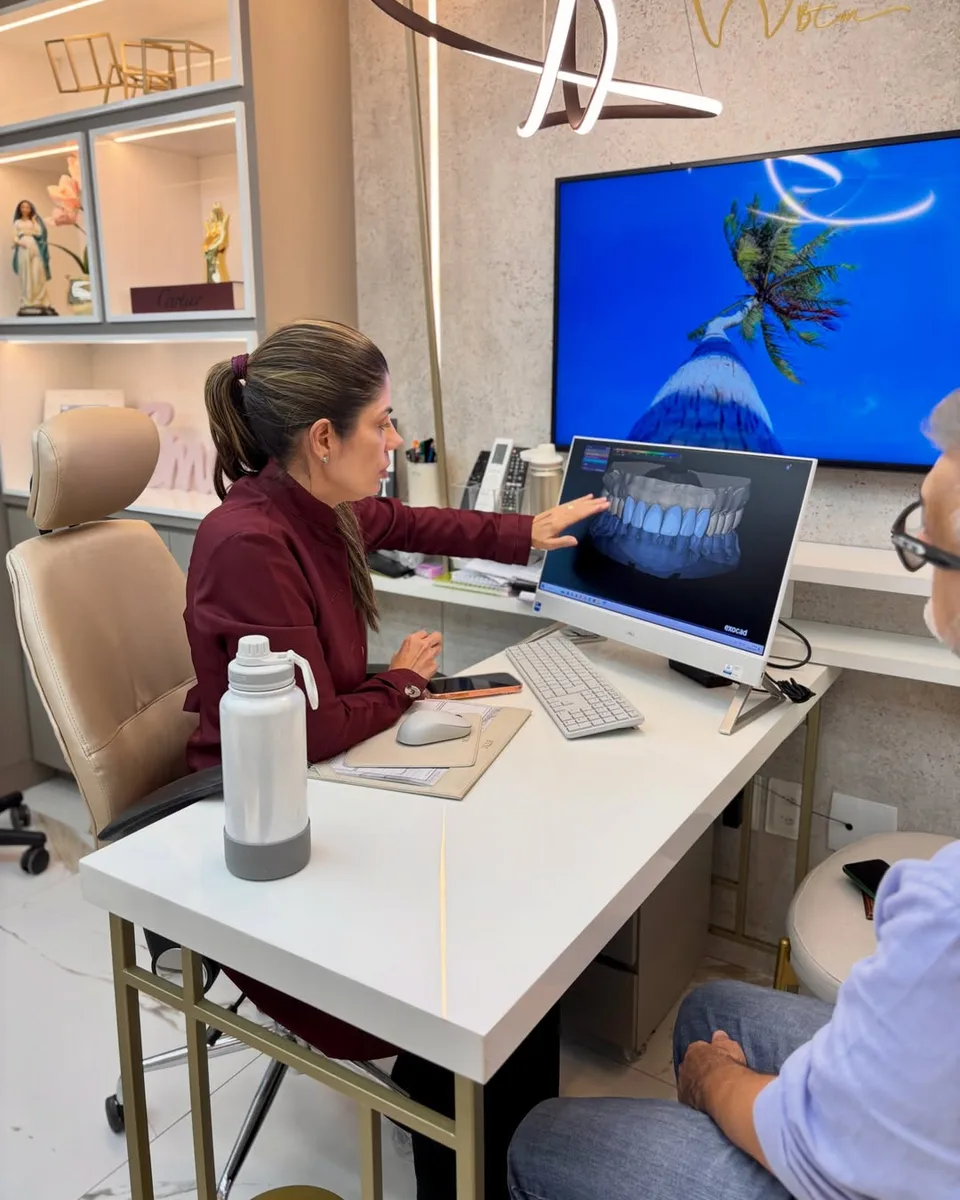 Etapas do tratamento de implante dentário com a Dra. Beatriz Torres de Melo
